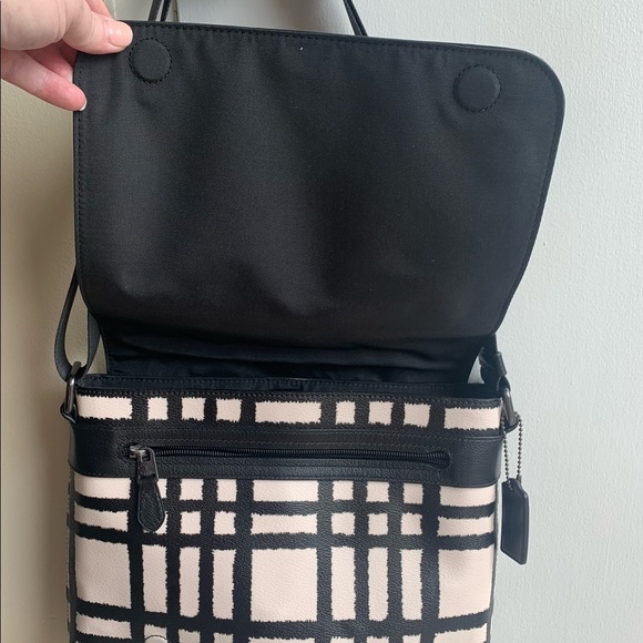 COPY - Coach F11186. Charles small messenger bag. Black and chalk with plaid pr… - Picture 2 of 6